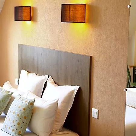 Logis Hotels- Marguerite D'anjou Chateau 2*