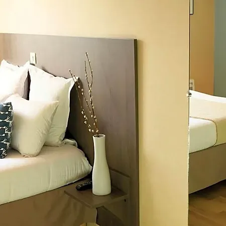 Hotel Logis Hotels- Marguerite D'anjou Chateau 2*