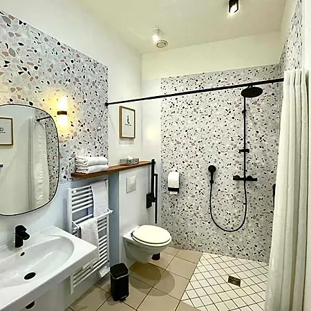 Logis Hotels- Marguerite D'anjou Chateau 2*